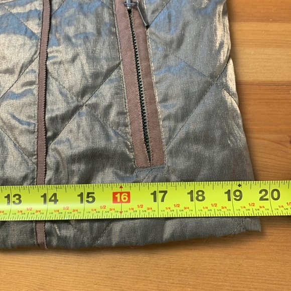 Chico’s  Bronze & Brown Lightly Padded Vest w Pockets, Nice Sheen to Fabric - Picture 10 of 16